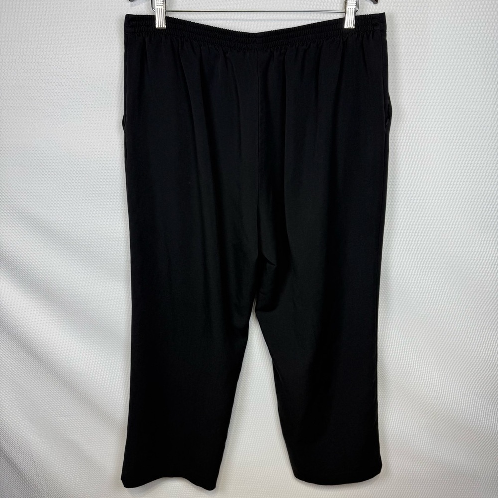 Alfred Dunner Woman Pull-On Straight Black Pants Size 16 Elastic Waist Pockets